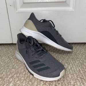 Womens Adidas Cloud Foam Sneakers Size 8